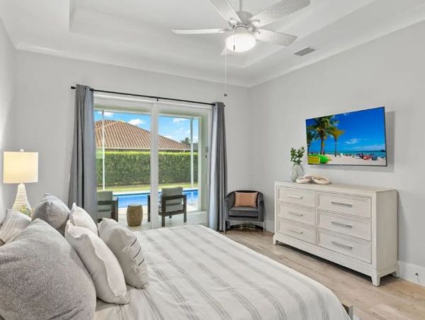 Marco Island Vacation Rental Luxury Villa with Pool & Beaches Nearby