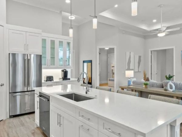 Marco Island Vacation Rental Luxury Villa with Pool & Beaches Nearby