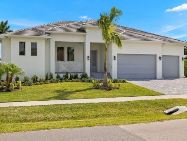 Marco Island Vacation Rental Luxury Villa with Pool & Beaches Nearby