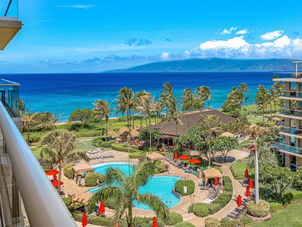 Maui Vacation Rental in Kaanapali Luxury Oceanfront Condo with Resort Amenities
