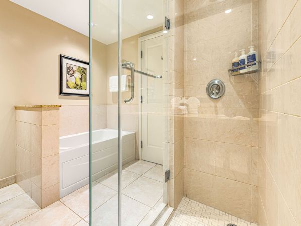 Maui Vacation Rental in Kaanapali Luxury Oceanfront Condo with Resort Amenities