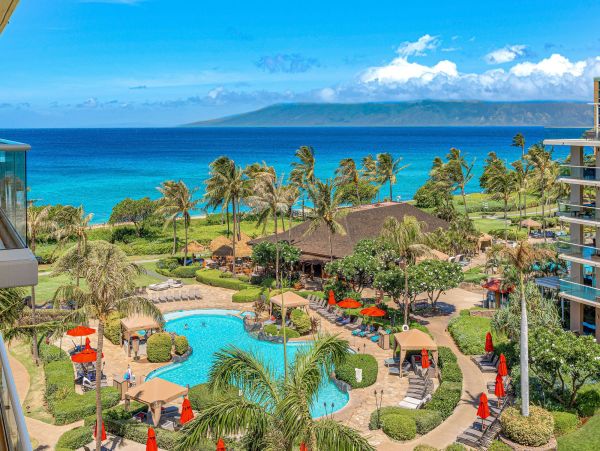 Maui Vacation Rental in Kaanapali Luxury Oceanfront Condo with Resort Amenities