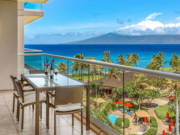 Maui Vacation Rental in Kaanapali Luxury Oceanfront Condo with Resort Amenities