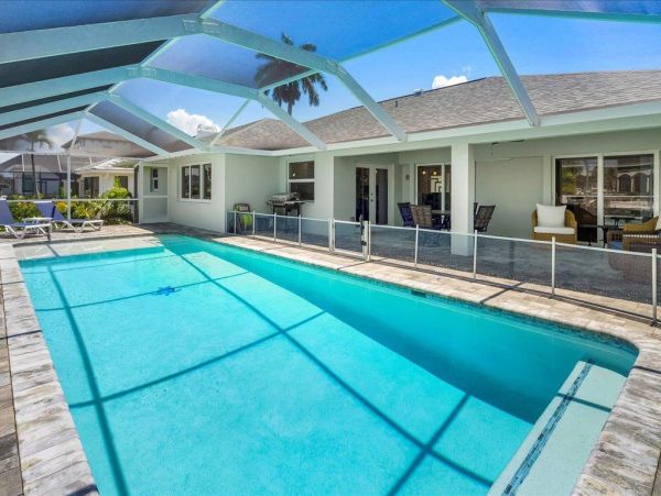 Charming 3-Bedroom Waterfront Vacation Home