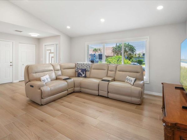 Charming 3-Bedroom Waterfront Vacation Home