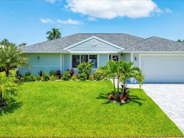 Charming 3-Bedroom Waterfront Vacation Home