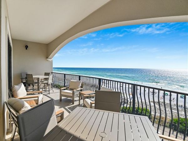 Destin Florida Vacation Rentals | Luxury Beachfront Condo with Pool