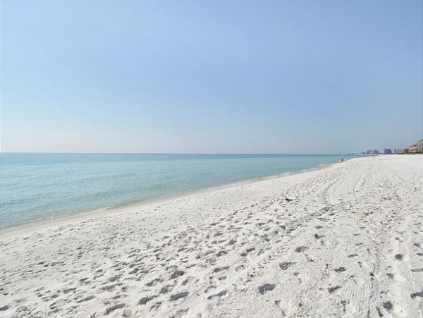 Destin Florida Vacation Rentals | Luxury Beachfront Condo with Pool