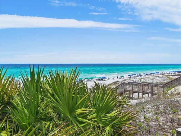 Destin Florida Vacation Rentals | Luxury Beachfront Condo with Pool