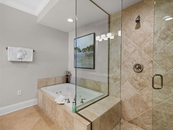Destin Florida Vacation Rentals | Luxury Beachfront Condo with Pool