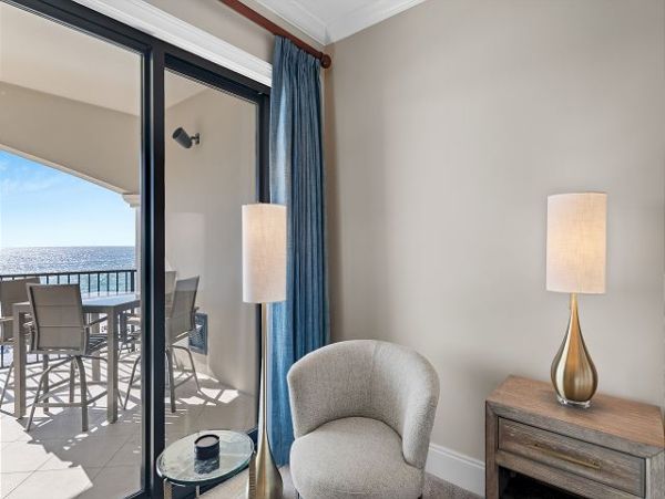 Destin Florida Vacation Rentals | Luxury Beachfront Condo with Pool