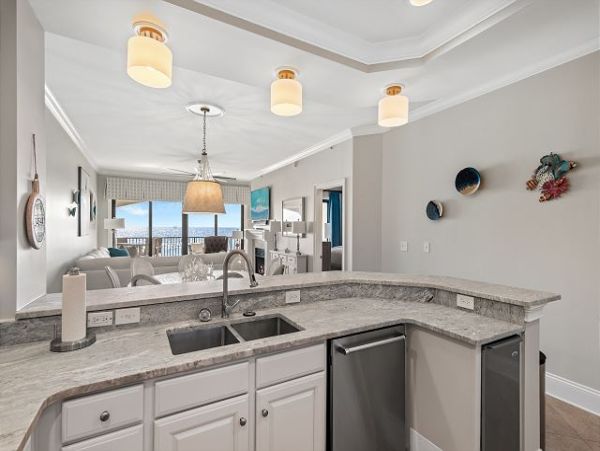 Destin Florida Vacation Rentals | Luxury Beachfront Condo with Pool