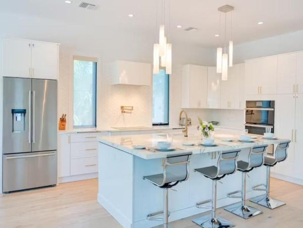 Anna Maria Island Luxury Vacation Rental Beachfront Home with Pool & Rooftop Deck