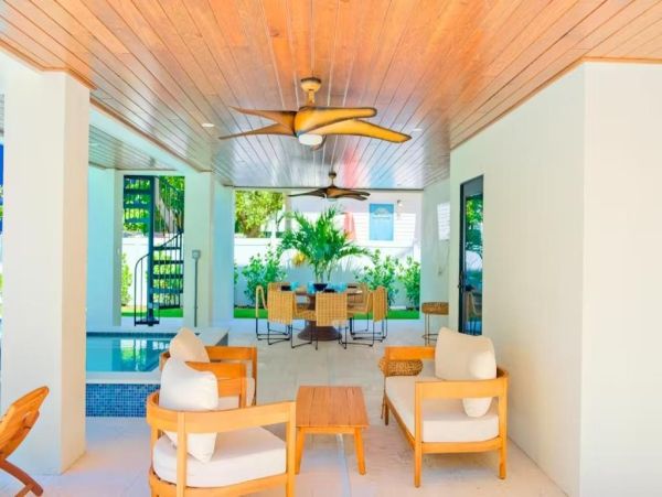 Anna Maria Island Luxury Vacation Rental Beachfront Home with Pool & Rooftop Deck