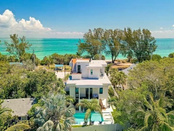 Anna Maria Island Luxury Vacation Rental Beachfront Home with Pool & Rooftop Deck