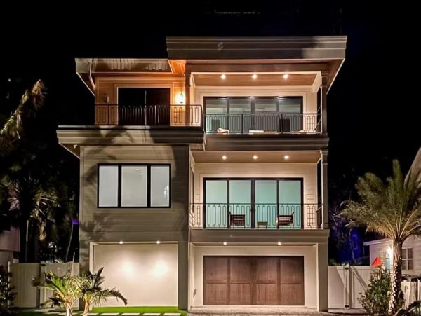 Anna Maria Island Luxury Vacation Rental Beachfront Home with Pool & Rooftop Deck