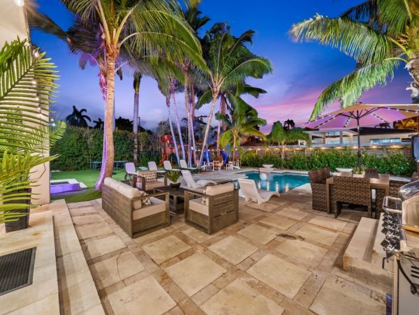 Hollywood Beach Vacation Rental - Seven Bedroom Home with Pool, Jacuzzi & Playground