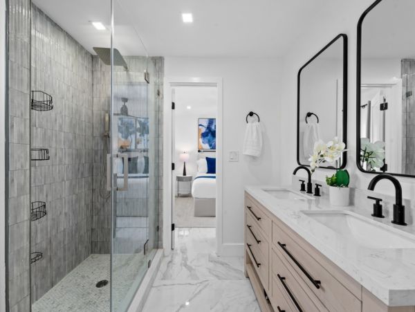 Hollywood Beach Vacation Rental - Seven Bedroom Home with Pool, Jacuzzi & Playground