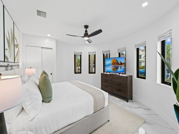 Hollywood Beach Vacation Rental - Seven Bedroom Home with Pool, Jacuzzi & Playground