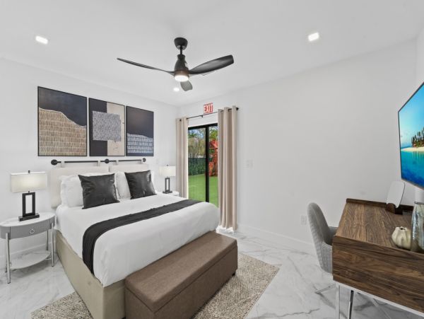 Hollywood Beach Vacation Rental - Seven Bedroom Home with Pool, Jacuzzi & Playground