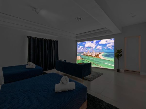 Miami Luxury Villa Rental - Private Pool, Hot Tub & Close to South Beach