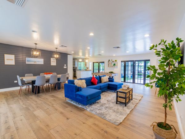 Miami Vacation Rental Lakefront 6-Bedroom Home with Pool & Terrace