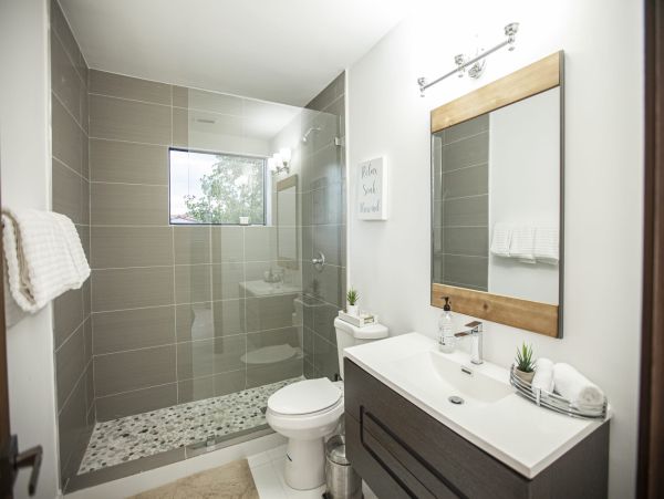 Miami Vacation Rental 6-Bedroom Villa with Tennis Court, Pool & Canal Access