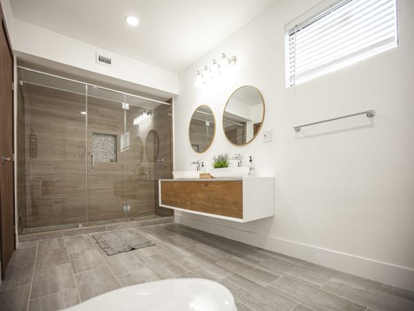 Miami Vacation Rental 6-Bedroom Villa with Tennis Court, Pool & Canal Access