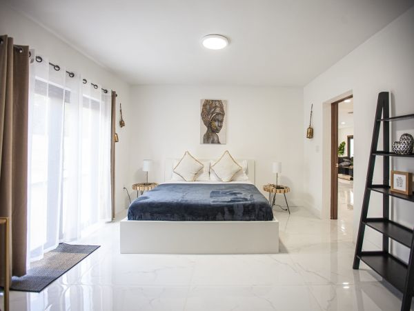 Miami Vacation Rental 6-Bedroom Villa with Tennis Court, Pool & Canal Access
