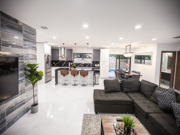 Miami Vacation Rental 6-Bedroom Villa with Tennis Court, Pool & Canal Access