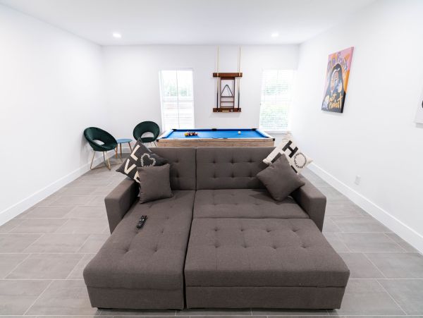 Luxury Miami Vacation Rental Villa | 6-Bedroom Miami Villa with Pool & Cabana
