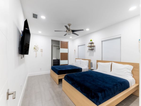 Luxury Miami Vacation Rental Villa | 6-Bedroom Miami Villa with Pool & Cabana