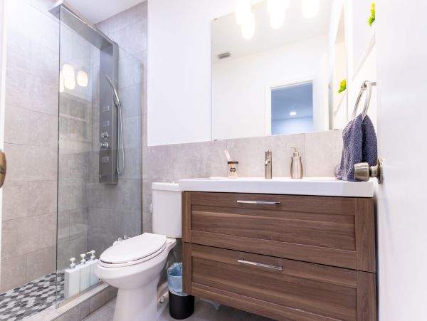 Luxury Miami Vacation Rental Villa | 6-Bedroom Miami Villa with Pool & Cabana