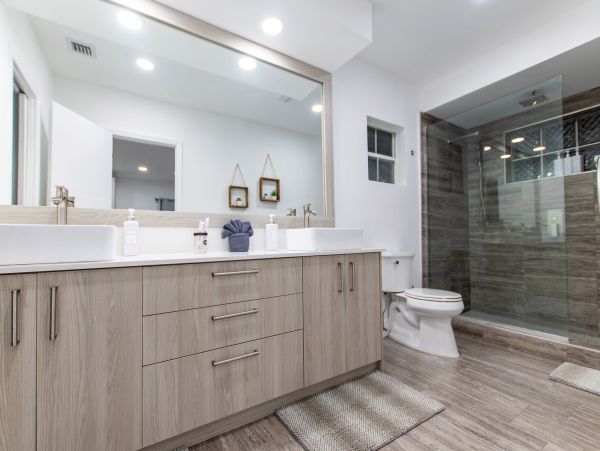 Luxury Miami Vacation Rental Villa | 6-Bedroom Miami Villa with Pool & Cabana