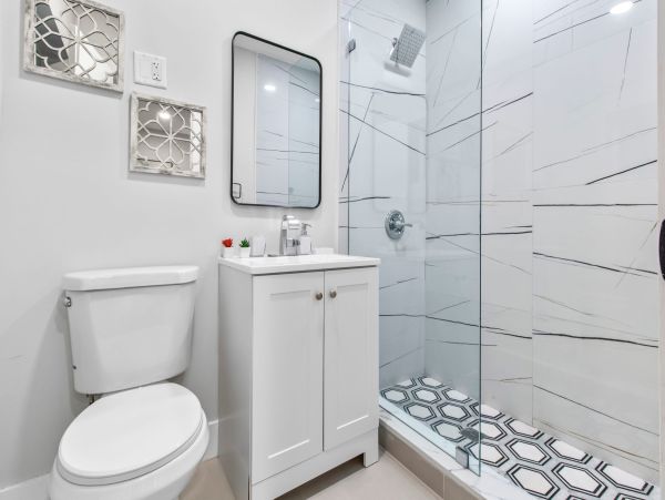Luxury Miami Villa Rental 6-Bedroom Golden Glades Vacation Home with Pool & Theater