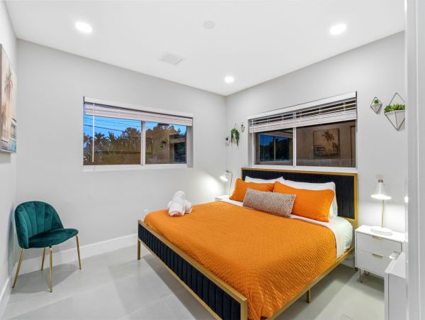 Luxury Miami Villa Rental 6-Bedroom Golden Glades Vacation Home with Pool & Theater
