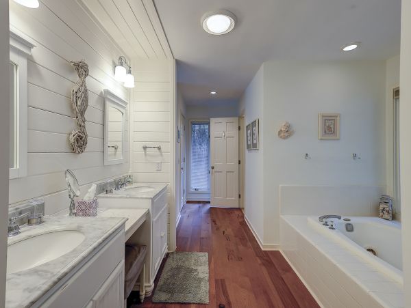 Hilton Head Vacation Rental Sea Pines 5-Bedroom Home with Pool & Beach Access