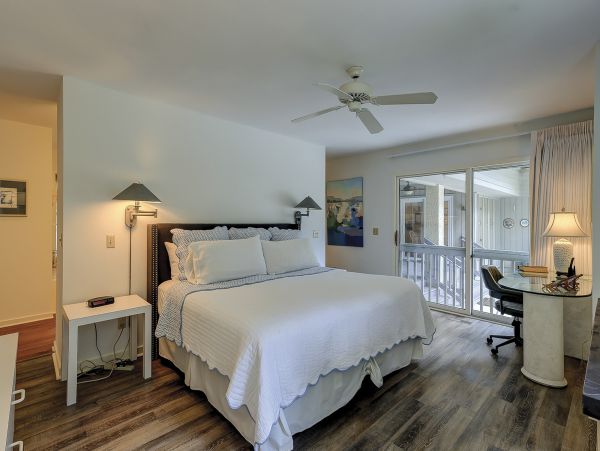 Hilton Head Vacation Rental Sea Pines 5-Bedroom Home with Pool & Beach Access