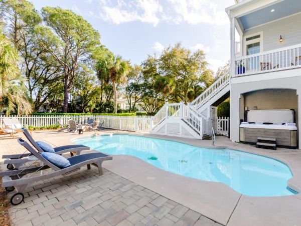 Hilton Head Vacation Rental Luxury 7-Bedroom Beach Home with Pool & Ocean Views