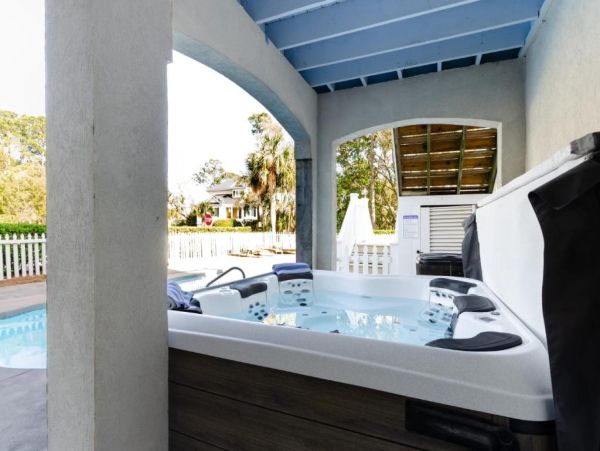 Hilton Head Vacation Rental Luxury 7-Bedroom Beach Home with Pool & Ocean Views