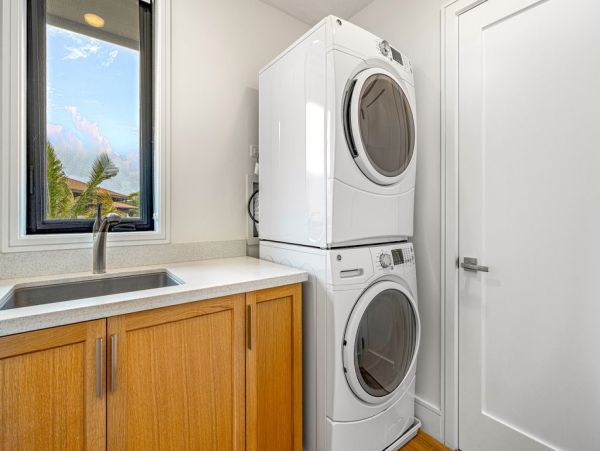 Maui Vacation Rental Luxury 3-Bedroom Villa with Lanai & Ocean Views