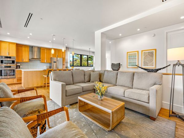 Maui Vacation Rental Luxury 3-Bedroom Villa with Lanai & Ocean Views
