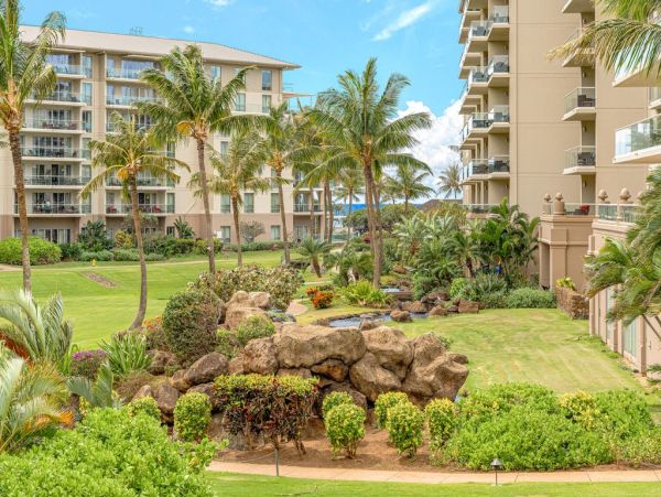 Maui Vacation Rental Luxury 3-Bedroom Villa with Lanai & Ocean Views