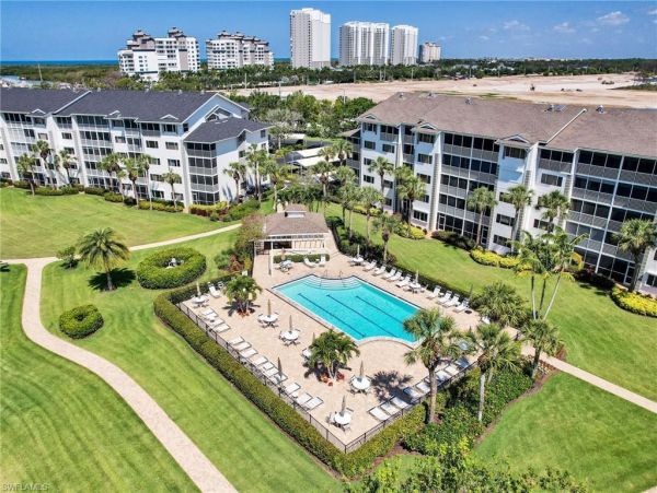 Naples Vacation Rental | North Naples Condo with Club Amenities & Beach Shuttle