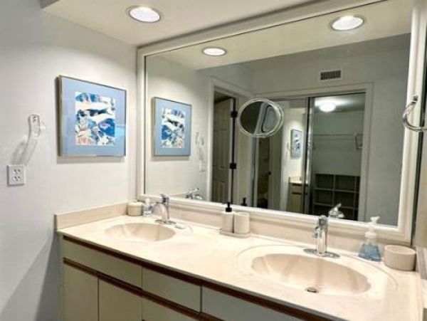 Naples Vacation Rental | North Naples Condo with Club Amenities & Beach Shuttle