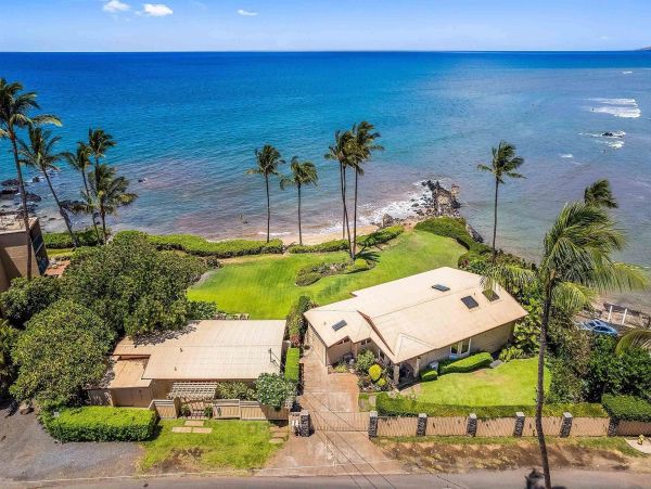 Maui Vacation Rental | Kihei Beachfront Home with Ocean Views & Lanai