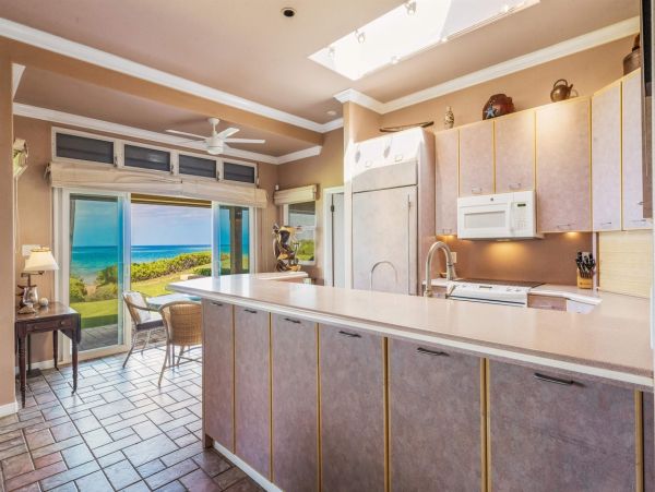 Maui Vacation Rental | Kihei Beachfront Home with Ocean Views & Lanai