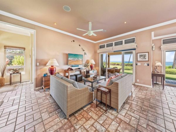 Maui Vacation Rental | Kihei Beachfront Home with Ocean Views & Lanai