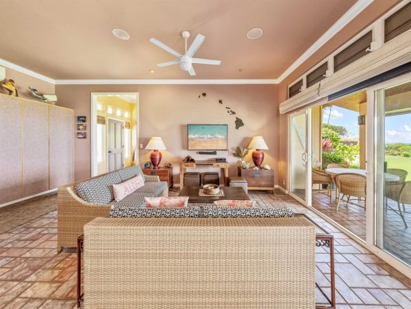 Maui Vacation Rental | Kihei Beachfront Home with Ocean Views & Lanai