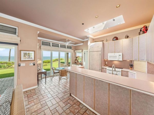 Maui Vacation Rental | Kihei Beachfront Home with Ocean Views & Lanai